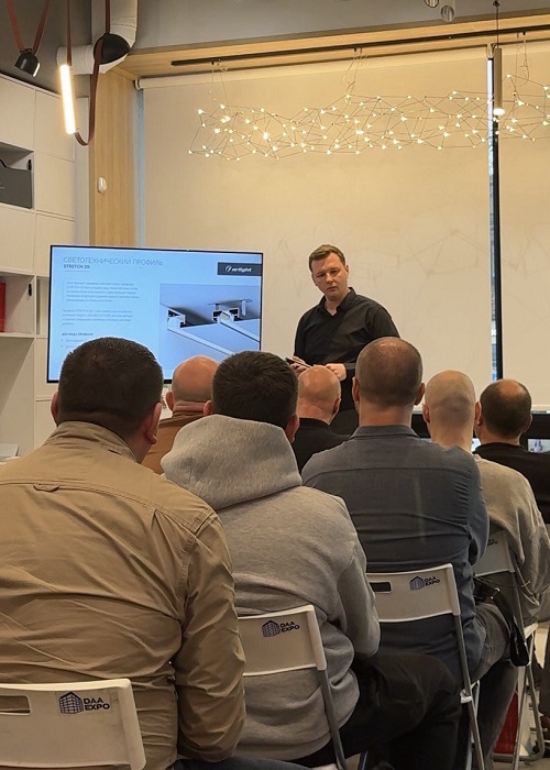 photo_5240032694840789848_y