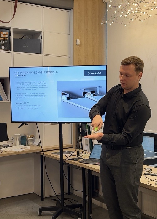 photo_5240032694840789850_y