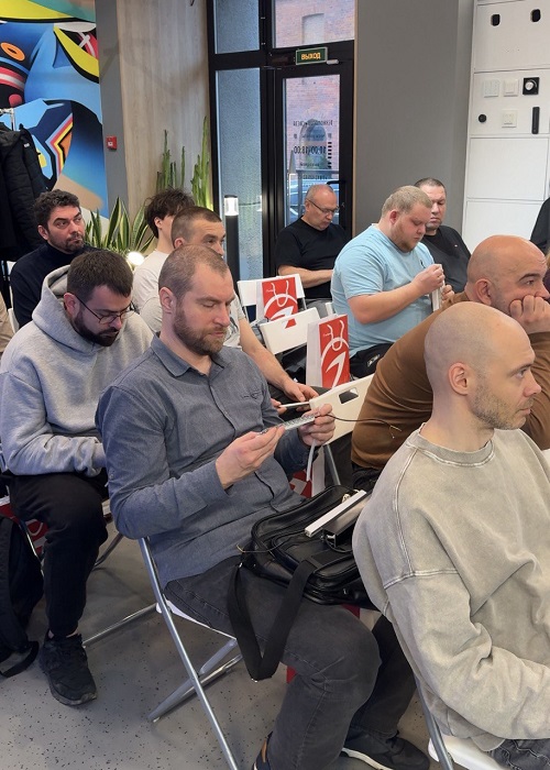 photo_5240032694840789859_y