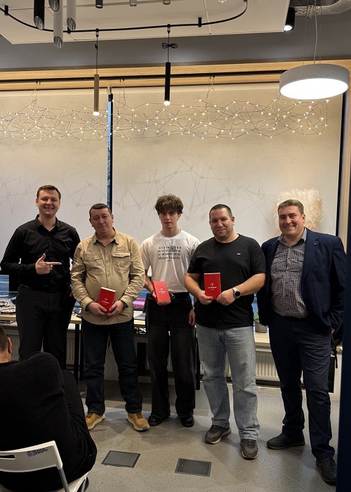 photo_5240032694840789861_y