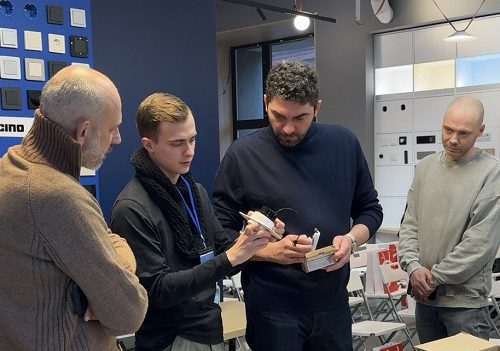 photo_5240032694840789855_y