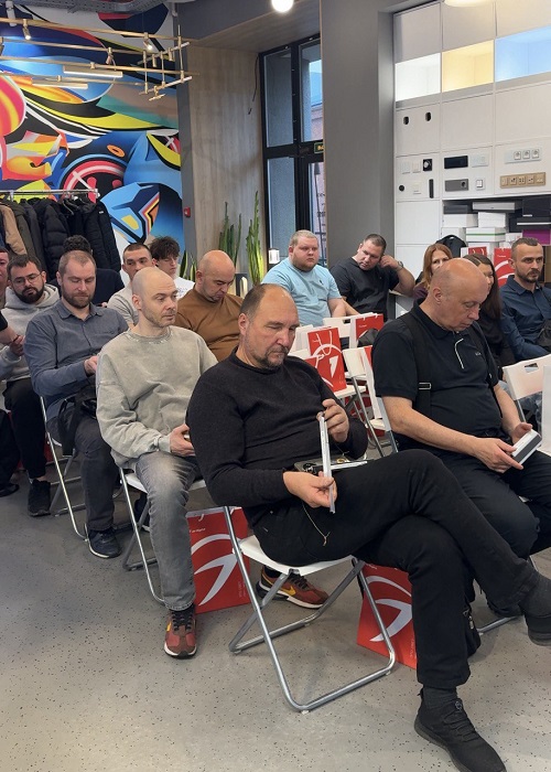 photo_5240032694840789858_y